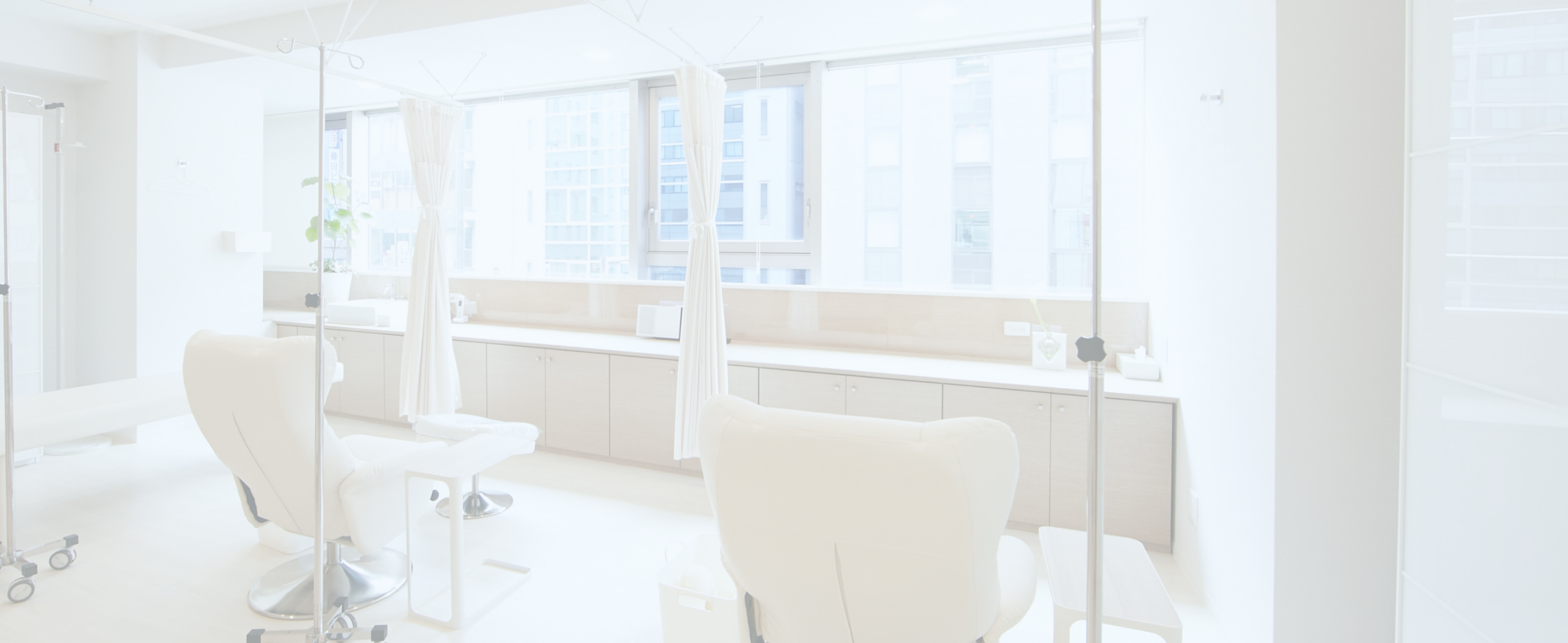 安心をお届けしたい 苦痛の少ない内視鏡検査で早期発見し、治療・予防へ消化器疾患・肝臓疾患についての最新かつ高水準の医療を提供します 「心斎橋駅」より徒歩5分 「四ツ橋駅」6番出口すぐ 日本消化器内視鏡学会認定 消化器内視鏡専門医 平日19時まで診療 土曜も診療